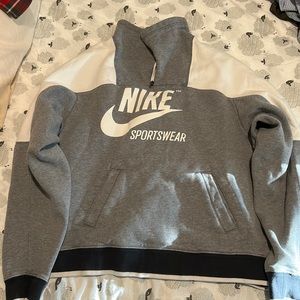 Nike Pullover